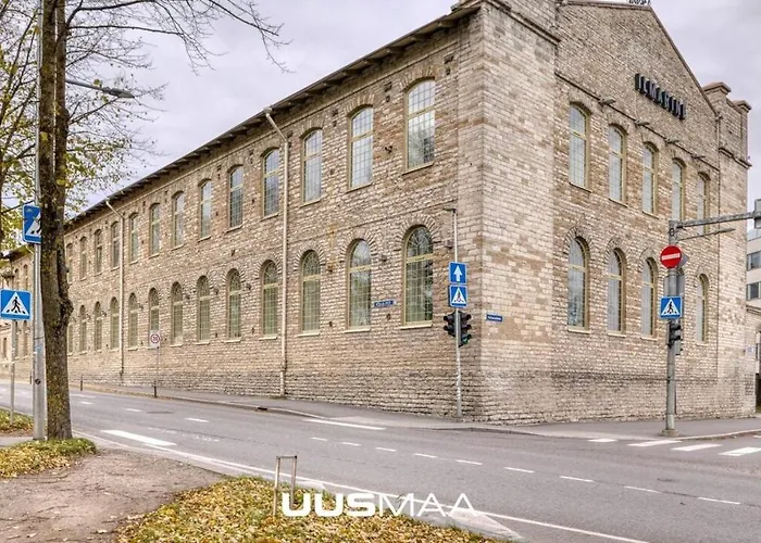 Loft Near Old Town Апартаменти