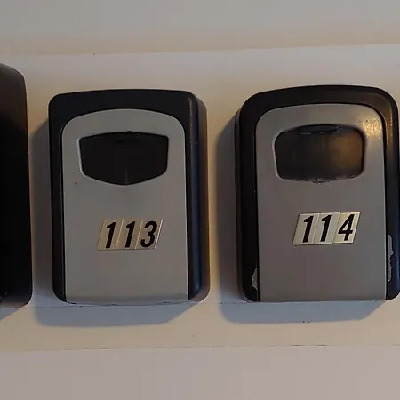 Loft Near Old Town דירה *